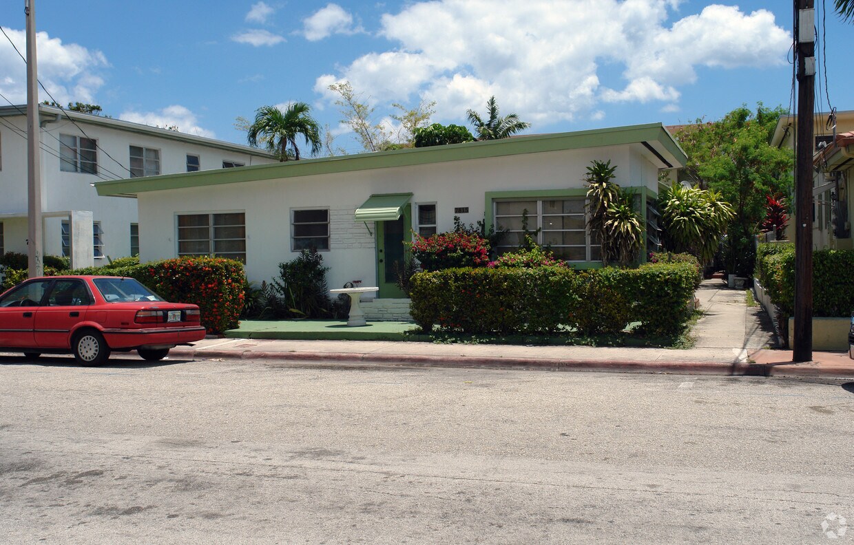 Primary Photo - 7815 Byron Ave