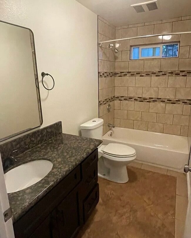 Foto del edificio - 1516 E 55th St
