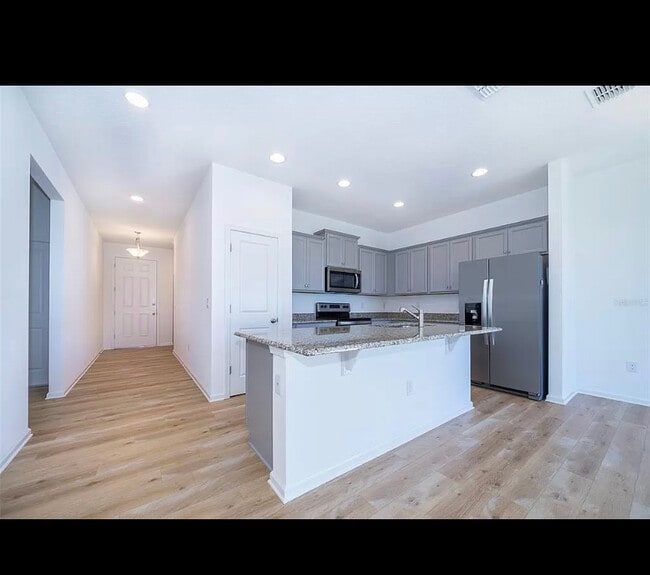 Building Photo - 573 Disa Dr