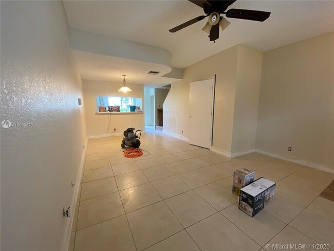 Building Photo - 8037 Sanibel Dr