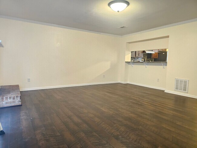 Foto del edificio - 546 Hollomon Dr