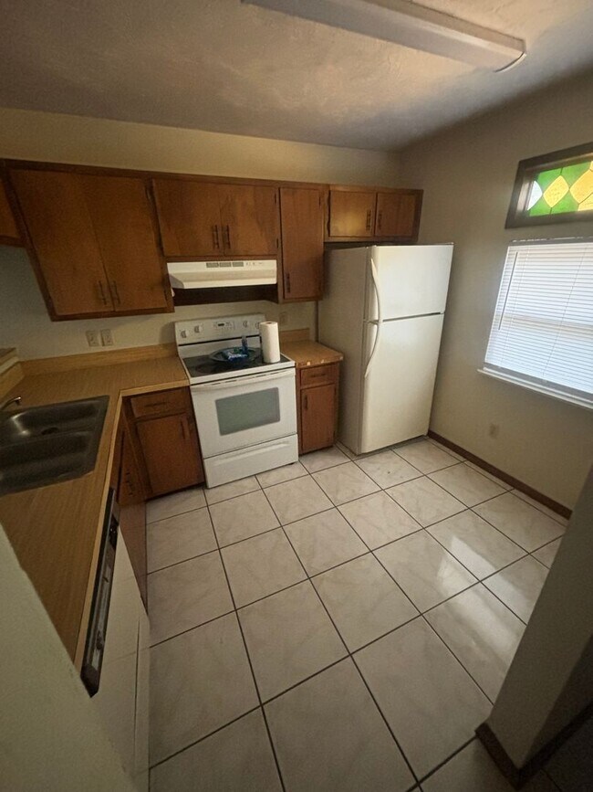Foto del edificio - Large 2/2 flat, walking distance to Capita...