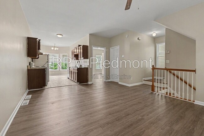 Foto del edificio - 739 Prince Pl NW