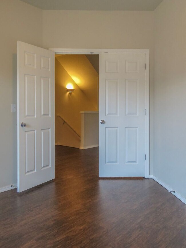 Foto del edificio - !!!! West Linn Townhome Available 3 Bedroo...