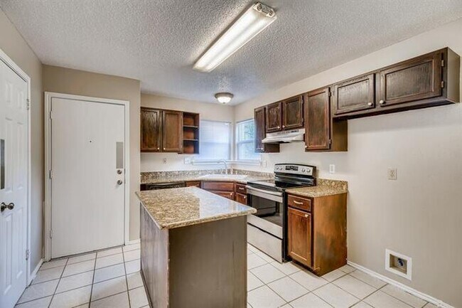 Building Photo - 7814 Bent Briar, San Antonio, TX, 78250