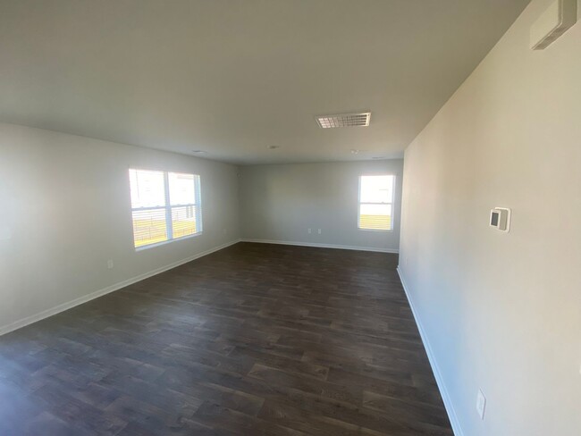 Foto del edificio - JANUARY SPECIAL!!! $500 SECURITY DEPOSIT W...