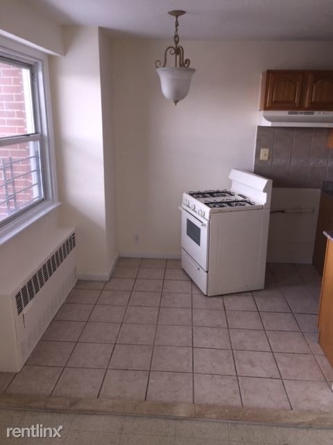 Primary Photo - 2114 Blackrock Ave