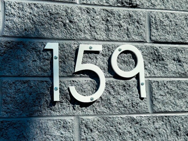 Building Photo - 159 E Diamond St