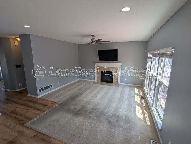 Foto del edificio - Spacious 4-Bedroom Colonial in Martin’s Ru...