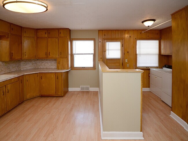 Foto del edificio - 5156 Pierce St