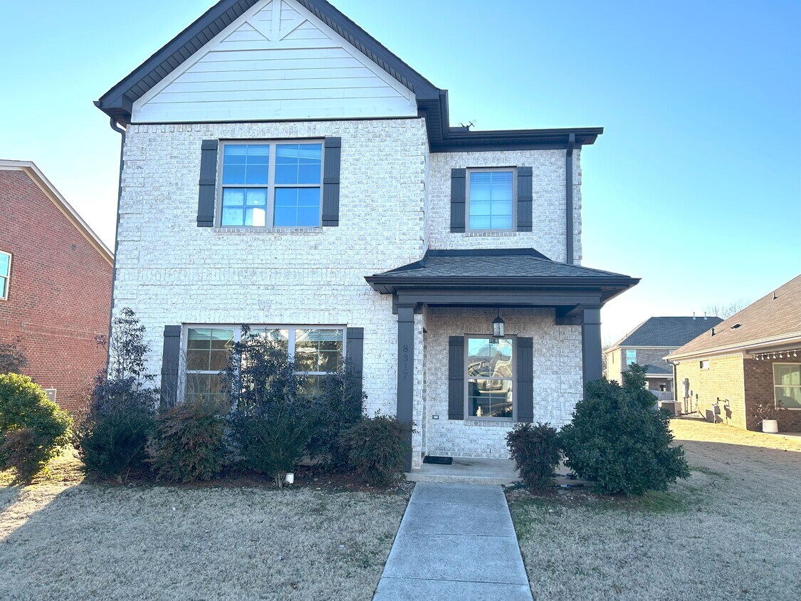 Foto principal - 8317 Stillwater Cir