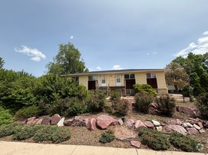 Building Photo - 313 Bonnie Ct