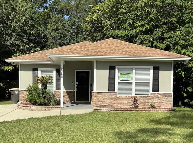 Building Photo - 2346 Somerset Rd