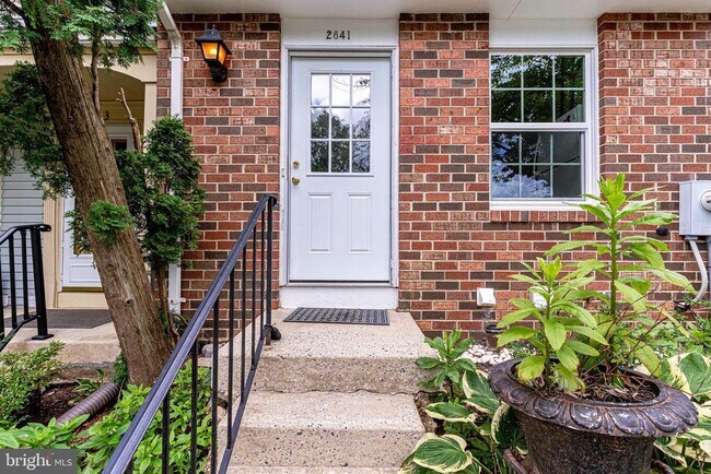 Foto del edificio - 2841 Shepperton Terrace