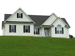 Building Photo - 135 Evans Rd