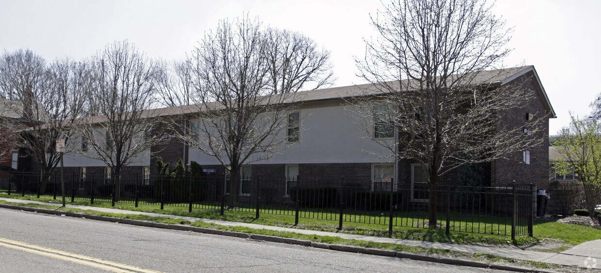Building Photo - 415-425 Rockdale Ave