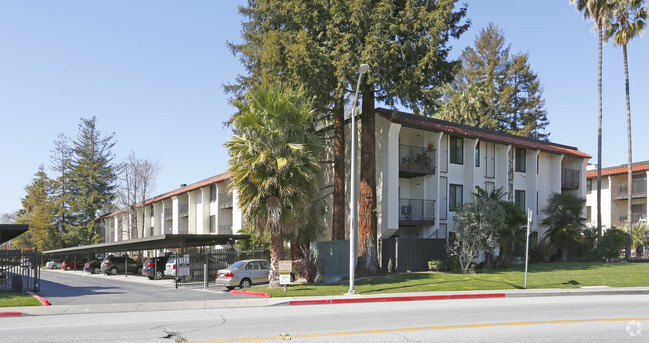 Building Photo - Mission West Apartments