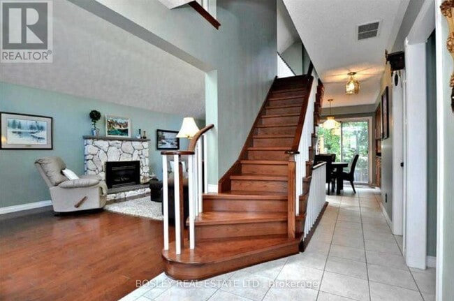 Building Photo - 114 Lorne Ave