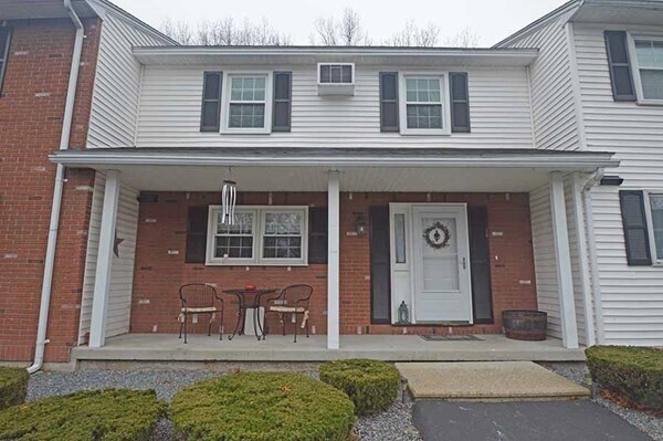 Primary Photo - 23 Oak St