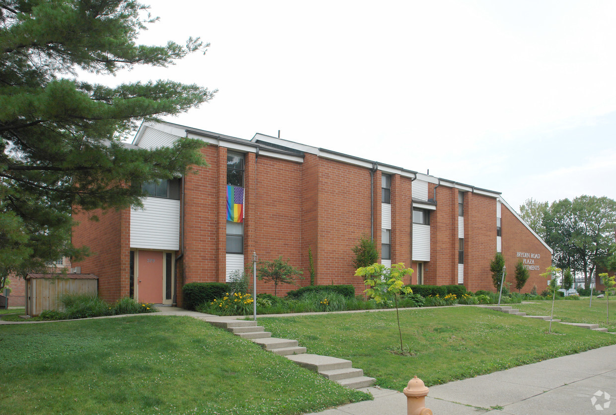 Foto del edificio - Bryden Road Plaza Apartments