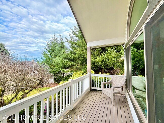 Building Photo - 4 br, 2.5 bath House - 12219 SE 80th Wy