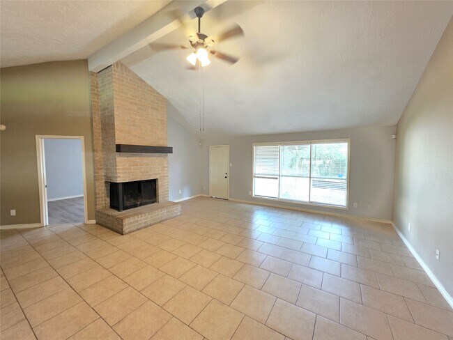 Foto del edificio - 8607 Knoll Forest Dr