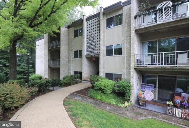 Building Photo - 12307 Braxfield Ct