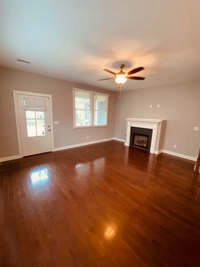 Foto del edificio - 3 bed 2.5 bath Condo in Germantown