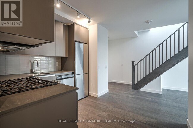 Building Photo - 2A-72A Church St