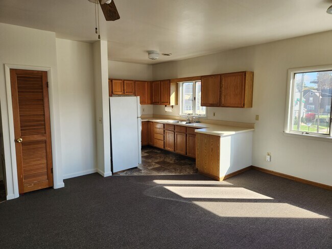 cocina - 329 N Hamilton St