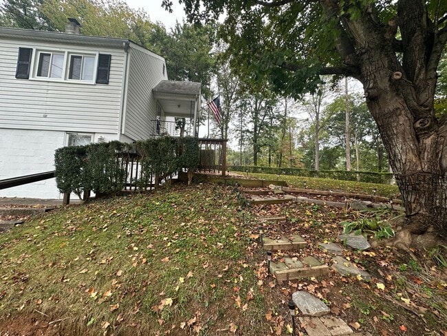 Building Photo - One Level House off Odd Fellows Road