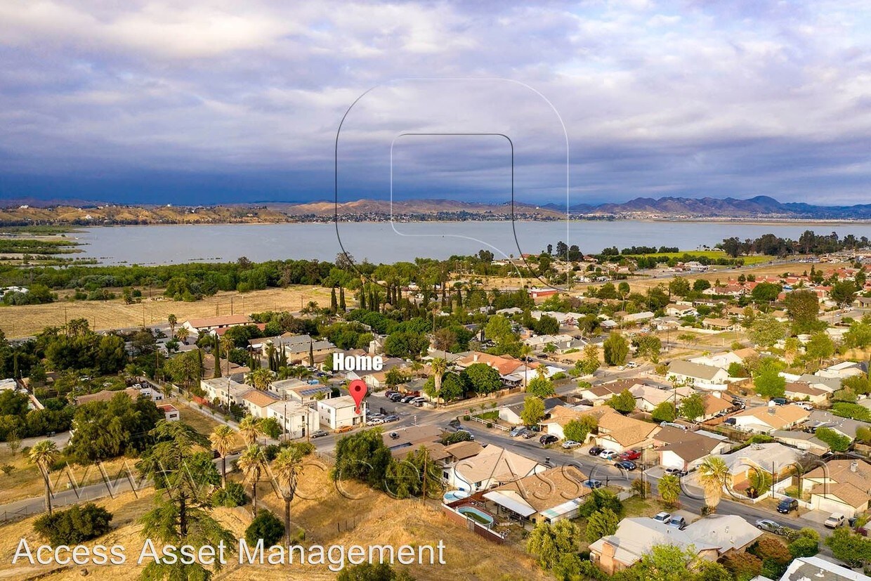 Foto principal - 33141 Jamieson St
