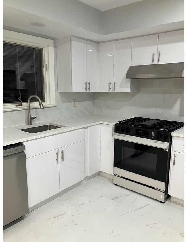 New Backsplash, cabinets - 2442 1st St