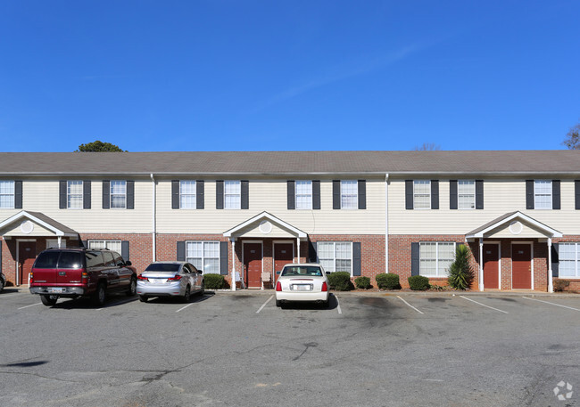 Building Photo - Pine Ridge Apartments