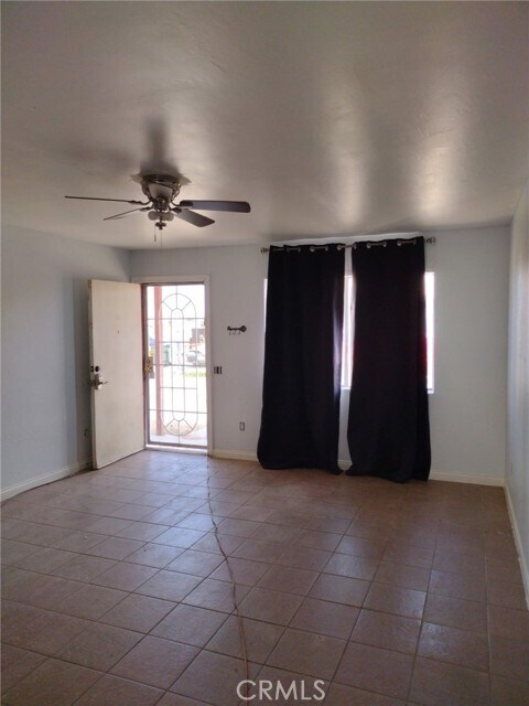 Foto del edificio - 11002 Cortez Ave