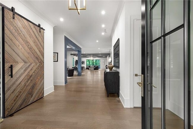 Foto del edificio - 306 Pinecrest Rd NE