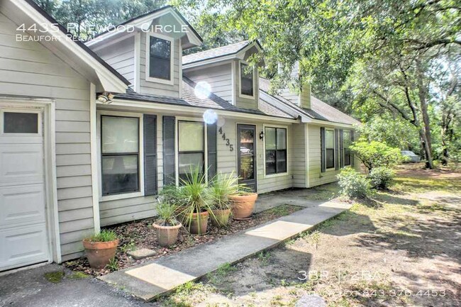 Building Photo - 4435 Pinewood Cir