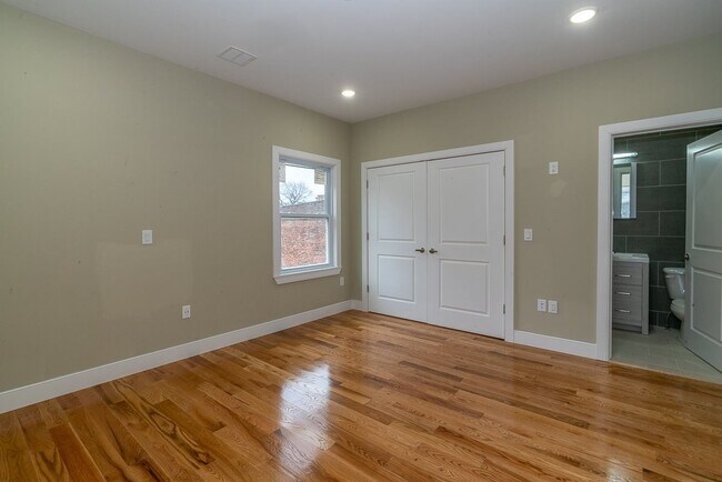 Building Photo - 170 Webster Ave