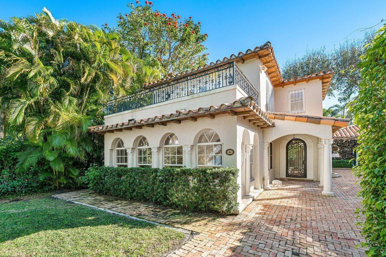 Primary Photo - 282 Barcelona Rd