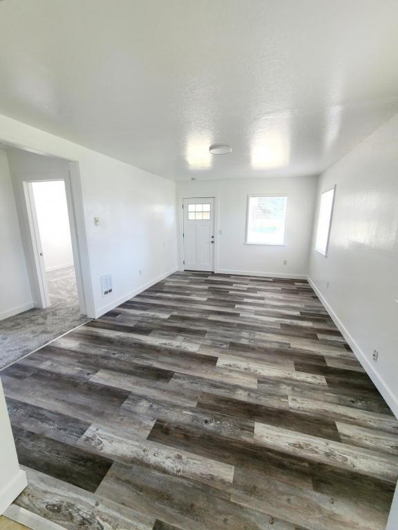 Building Photo - 304 S Wasco Ave