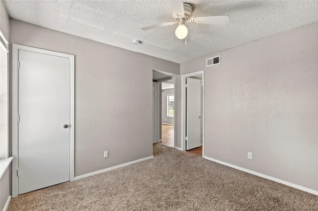 Foto del edificio - 1625 Mary K Ln