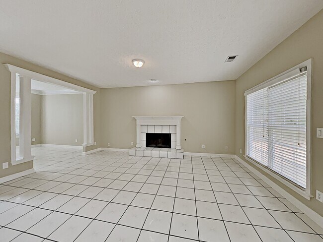 Building Photo - 3975 Colonial Trl SW