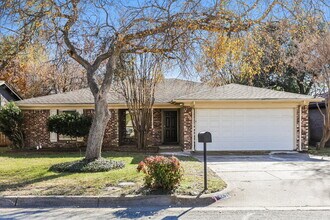 Building Photo - 3621 Willowbrook Dr