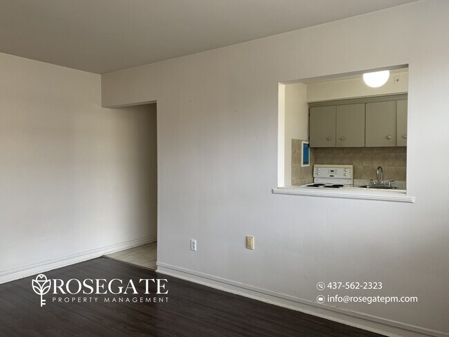 Photo du bâtiment - Pet-Friendly 1-Bedroom Apartment in Hamilton | Heat, Water & Internet Included