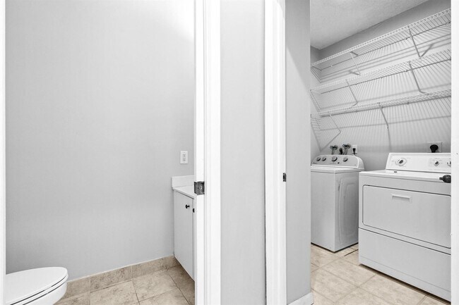 Foto del edificio - 4319 Greenbriar Ln