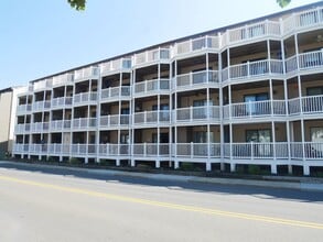 Building Photo - 12300 Jamaica Ave