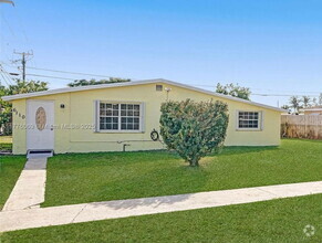 Building Photo - 6110 SW 38th St