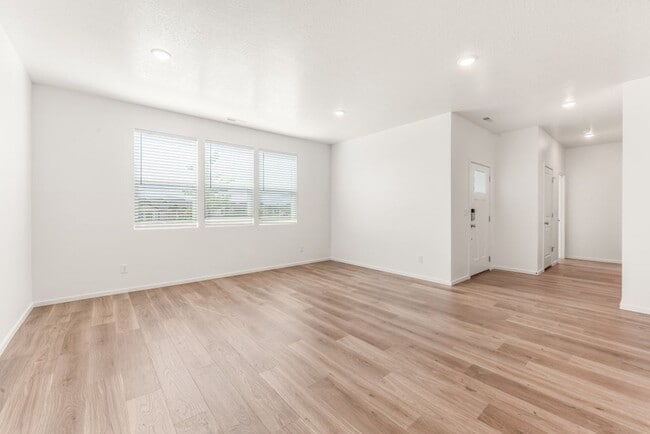 Building Photo - 5364 E Antares Ln