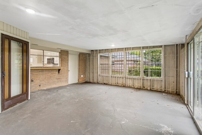 Building Photo - 6602 Indian Lake Dr