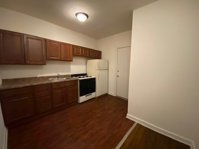 Foto del edificio - 4756 N Malden St